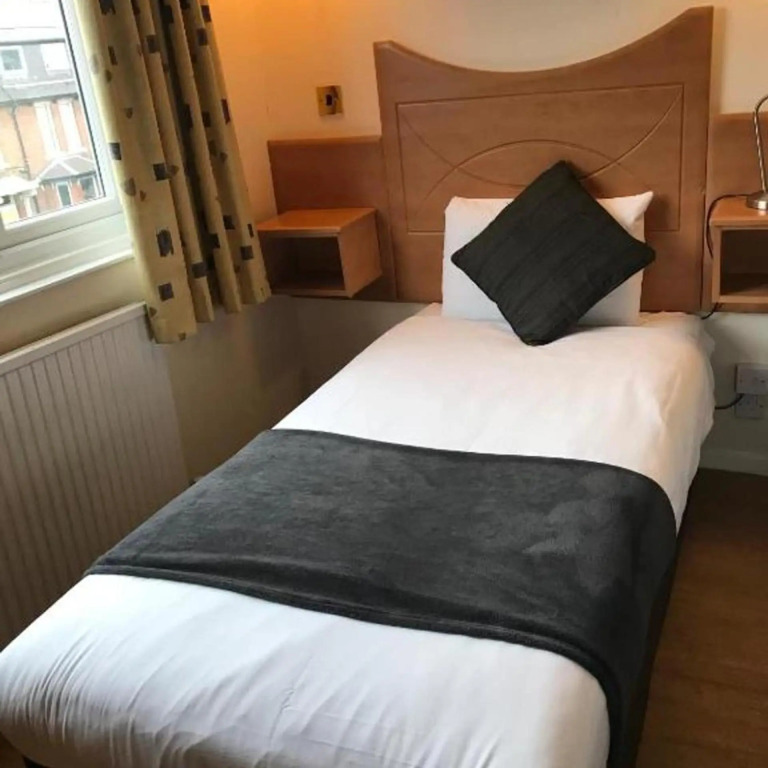 Whites Hotel