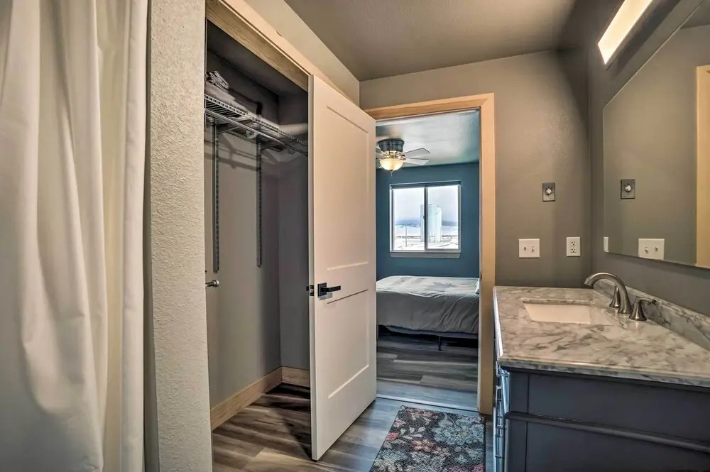 Spacious Saratoga Condo w/ Mountain Views!