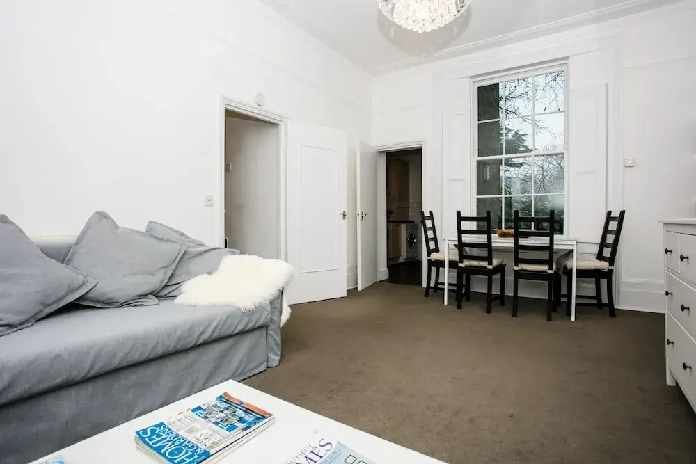 2 Bedroom Flat Accommodates 6 in Canonbury