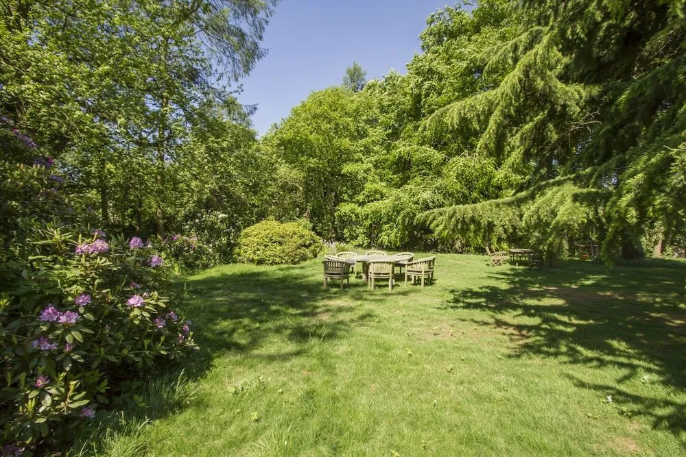 Abbots Oak Manor