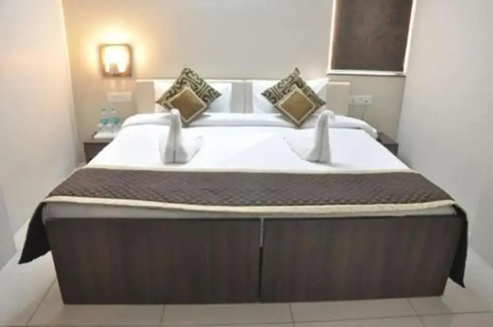 Hotel R K Palace