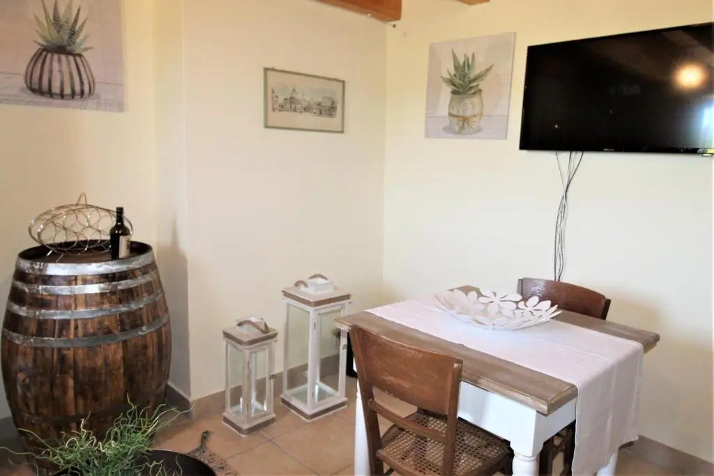 Scalecci, country home