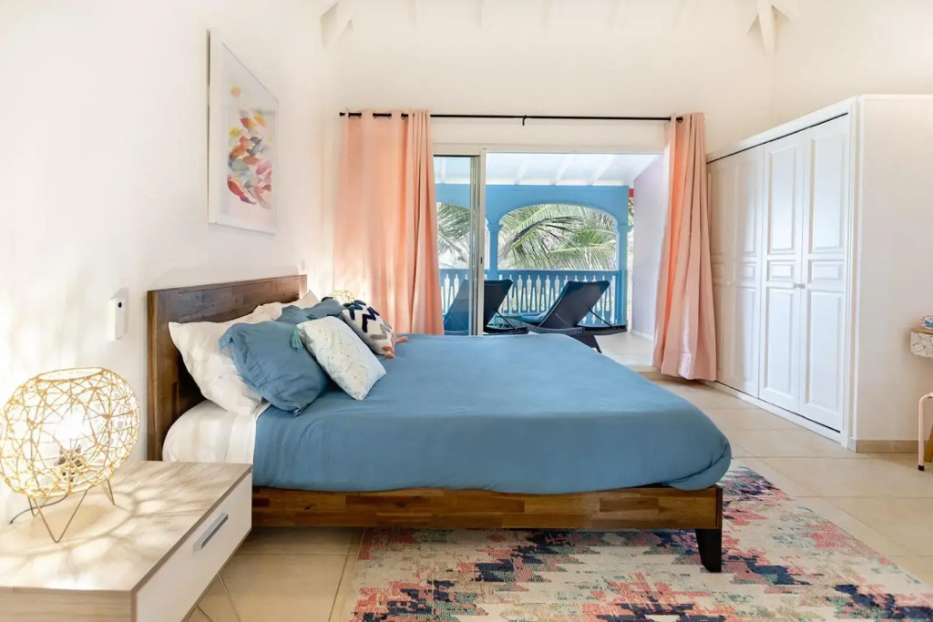 VILLA FLAMINGO, Beautiful 2 bedroom house - 1 min from the beach