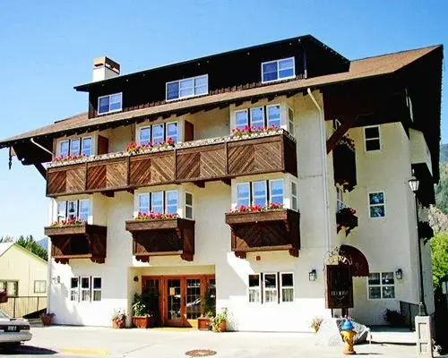 Blackbird Lodge