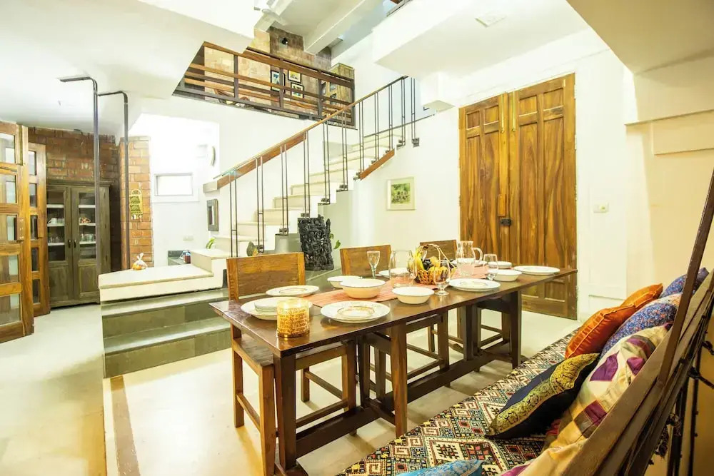 Opulent Antique 6BR Independent Villa in Gurugram