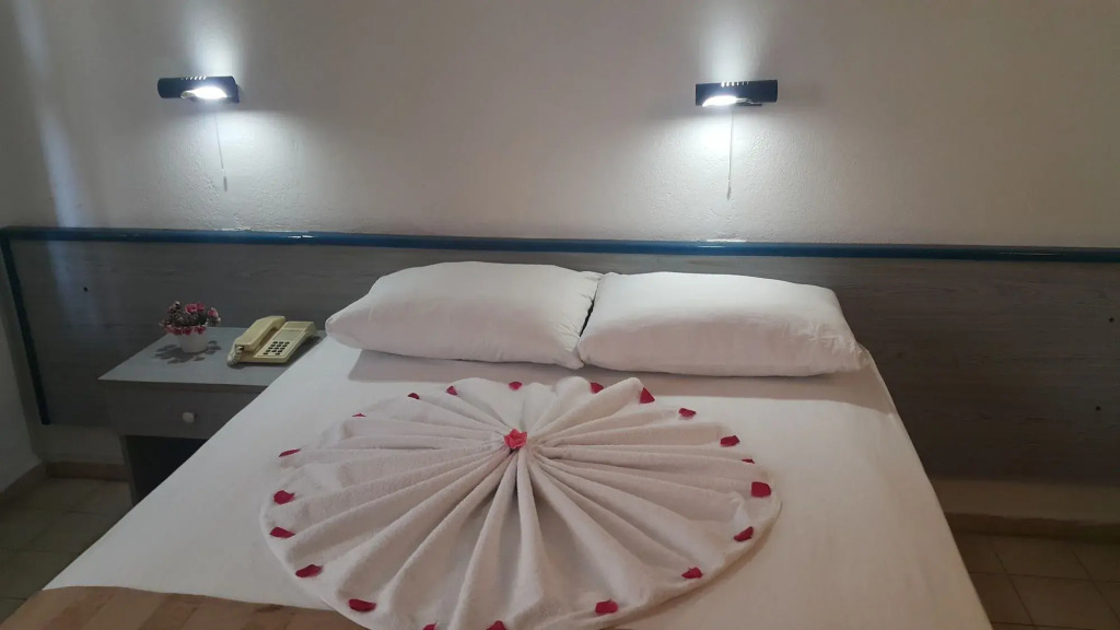 Midi Suites & Hotels