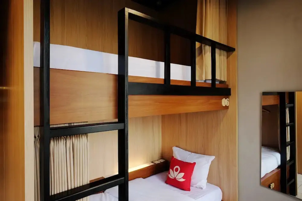 ZEN Hostel Alun-Alun Sarinah
