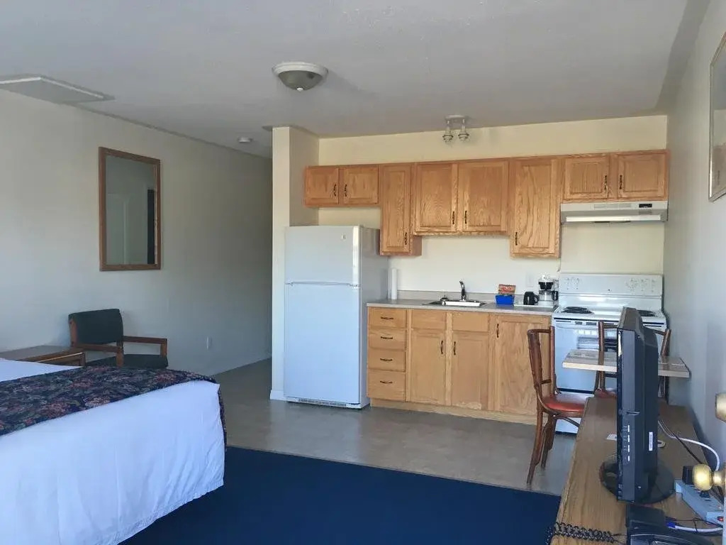 Airport Inn