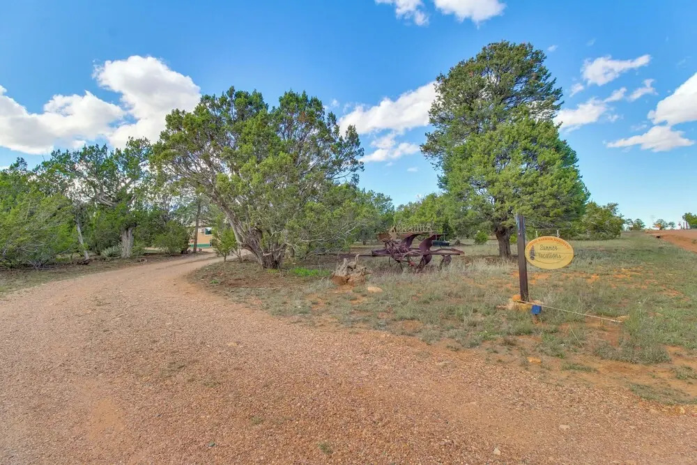 Hike & Fish: Family Escape w/ Fire Pit in Heber!