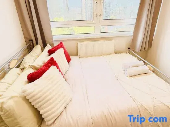 Modern Central London Flat | Self Check-in | Near Tube | Fast WiFi