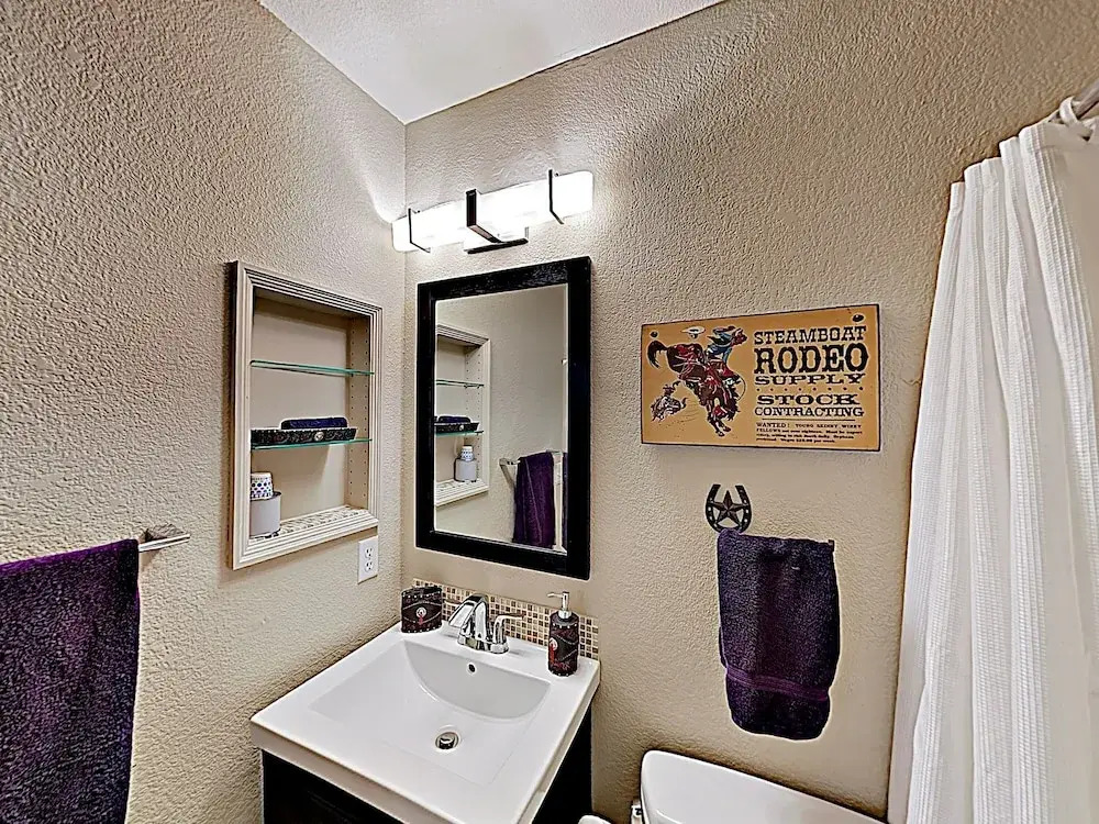 Walton Creek - Hot Tub, Near Slopes & Shuttle 2 Bedroom Condo