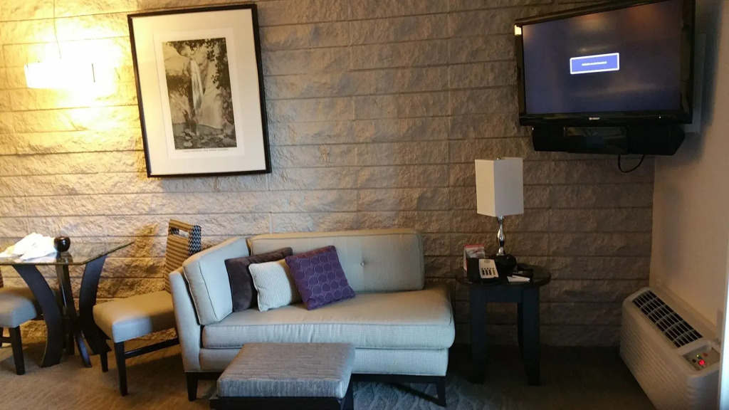 GetAways at Palm Springs Tennis Club