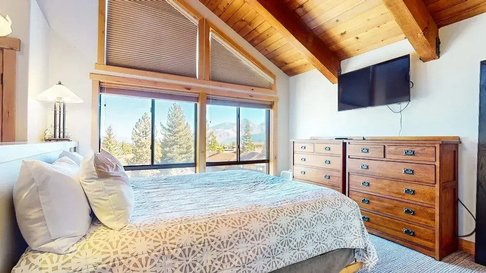 Val DIsere 10 5-Star Luxury with Game room and Gorgeous Mountain Views, Walk to The Village. by RedAwning