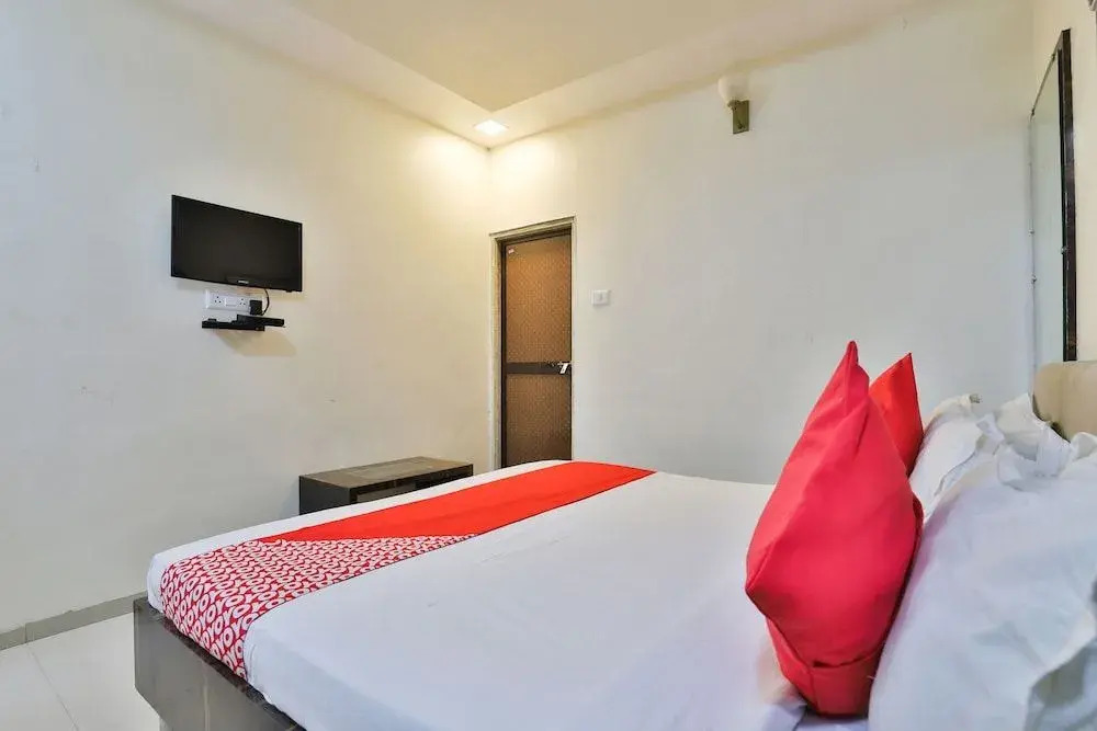 OYO 27633 Hotel Dan
