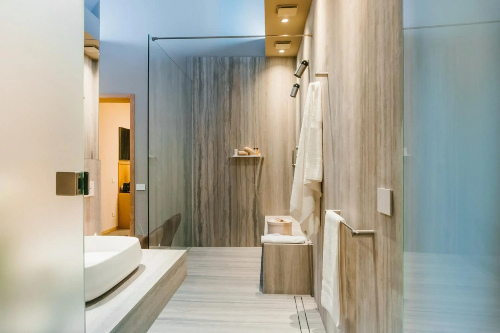 ETNEA Suite 270