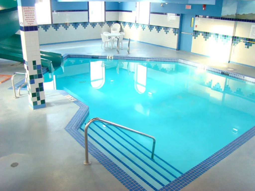 Service Plus Inn and Suites - Grande Prairie