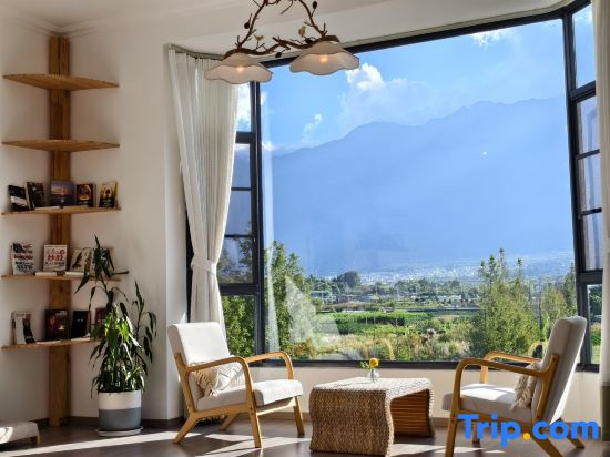 Dali Queyun Ge · Guancang Mountain Chinese Aesthetics Vacation Villa