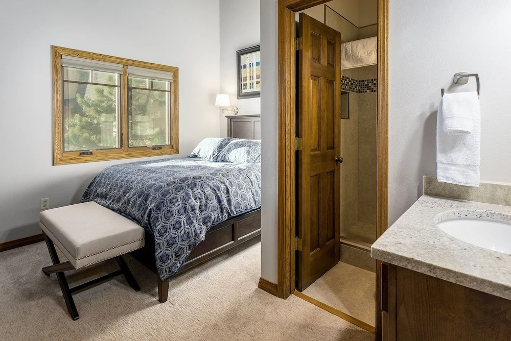 Phoenix 108 4 Bedroom Townhouse by RedAwning