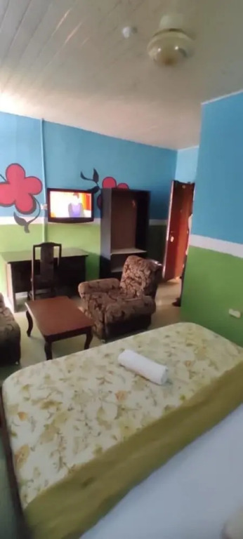 Townhall Hotel & Suites
