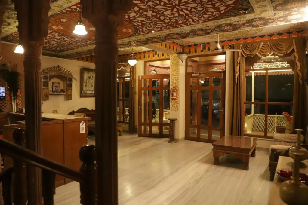 Hotel Teerth Palace