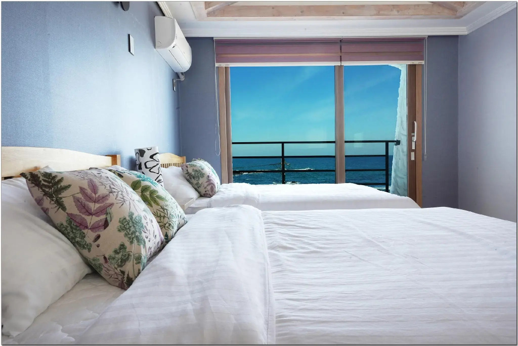 Airport 8Km, Ocean view 203 (Purple Love Room)