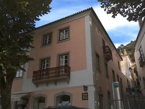 Door 12, Sintra Guest House