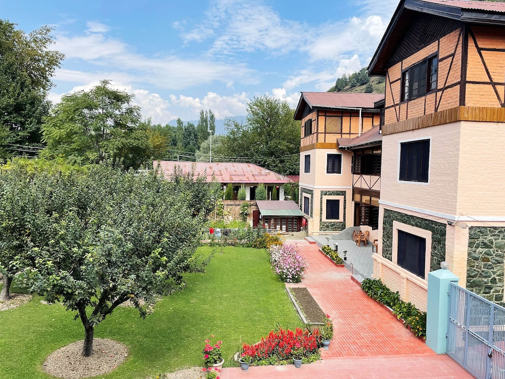 Lakshmi Guest House