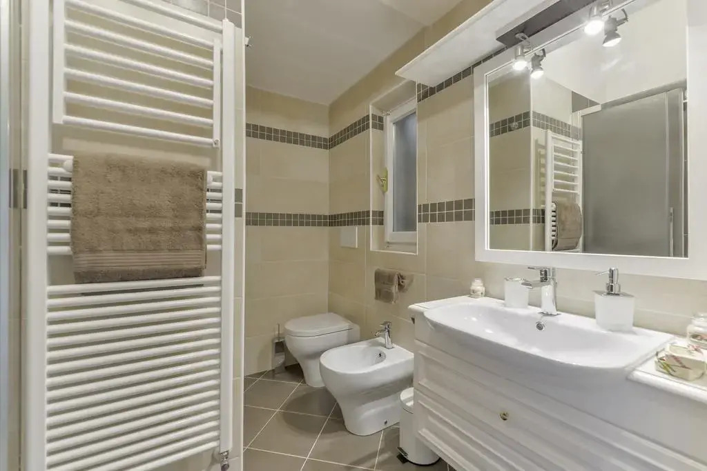 Rosselli Halldis Apartments