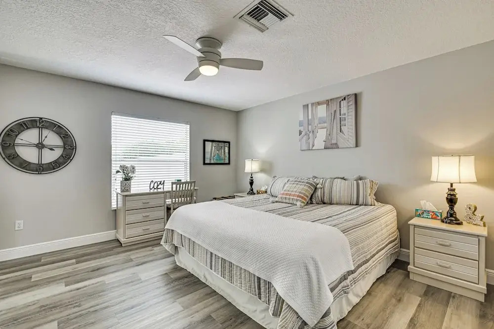 Renovated Villa Btwn Lake Sumter and Spanish Springs