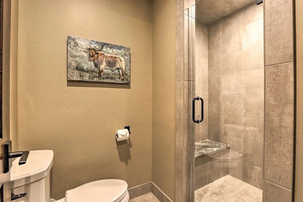 Walk to Lift: Luxe Villa w/ Hot Tub in Copper Mtn