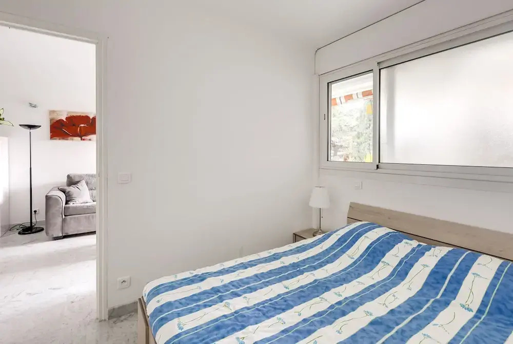 4 people apartment - AC and swimming pool by Weekome