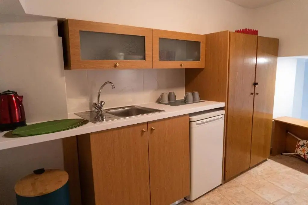 Kallisti stone house apartment