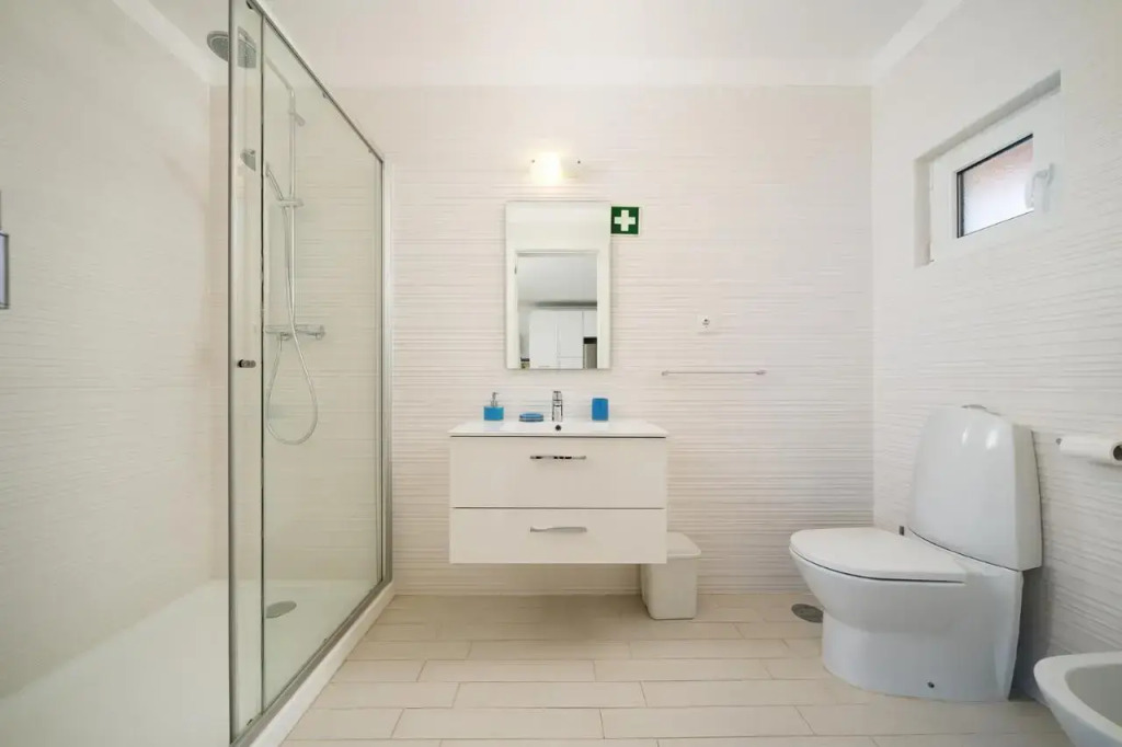 Beach Condo - Meia Praia - 3 Min Walk to Beach