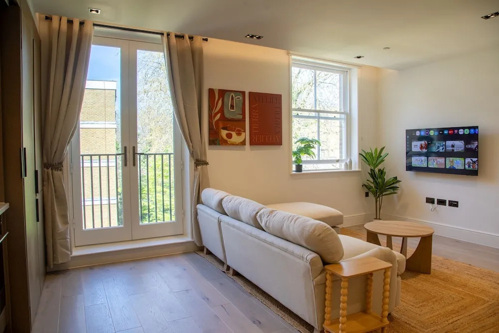 The Pembridge 11