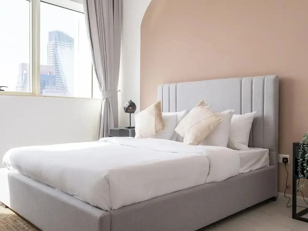 Dubai Marina - Stunning Huge 4 Bedroom Apts Near JBR - Gym - Pool - Parking