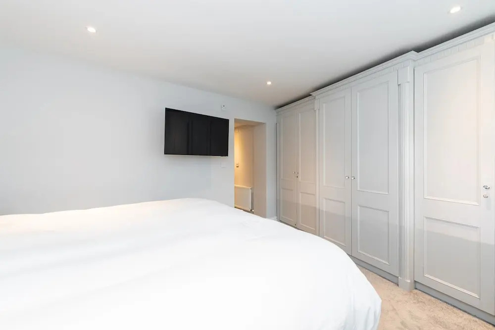 Albert Rooms