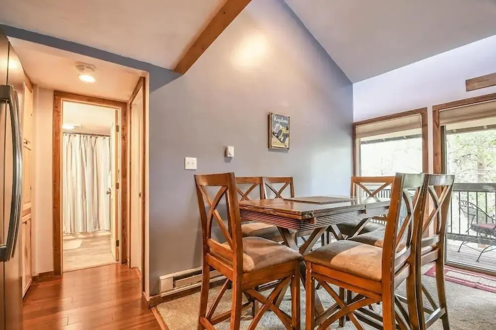 1014 Wild Irishman 2 Bedroom Condo by Redawning