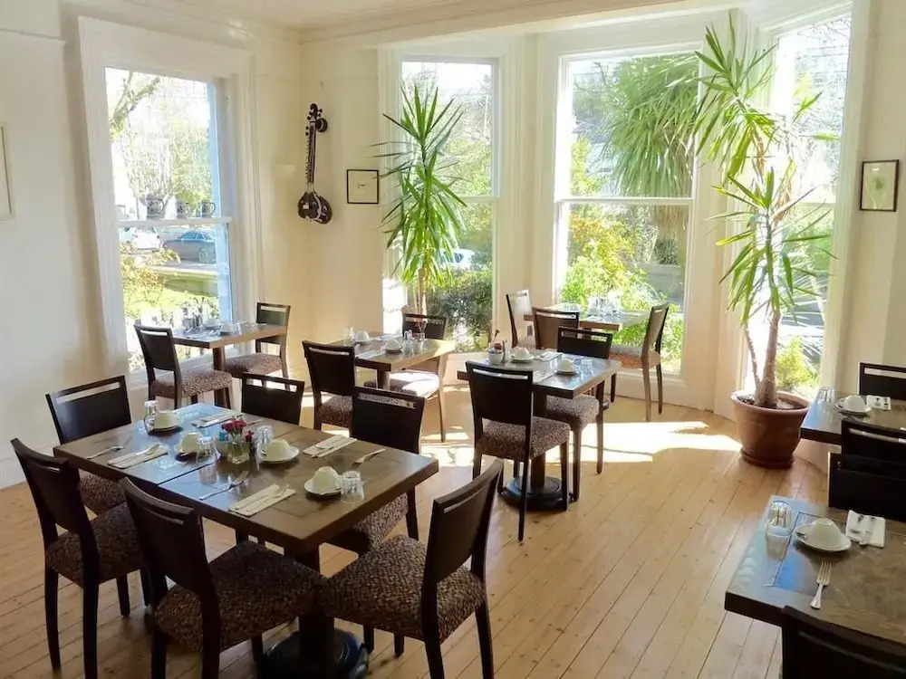 Derrin Guest House