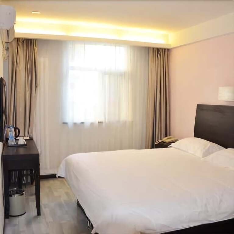 Super 8 Hotel