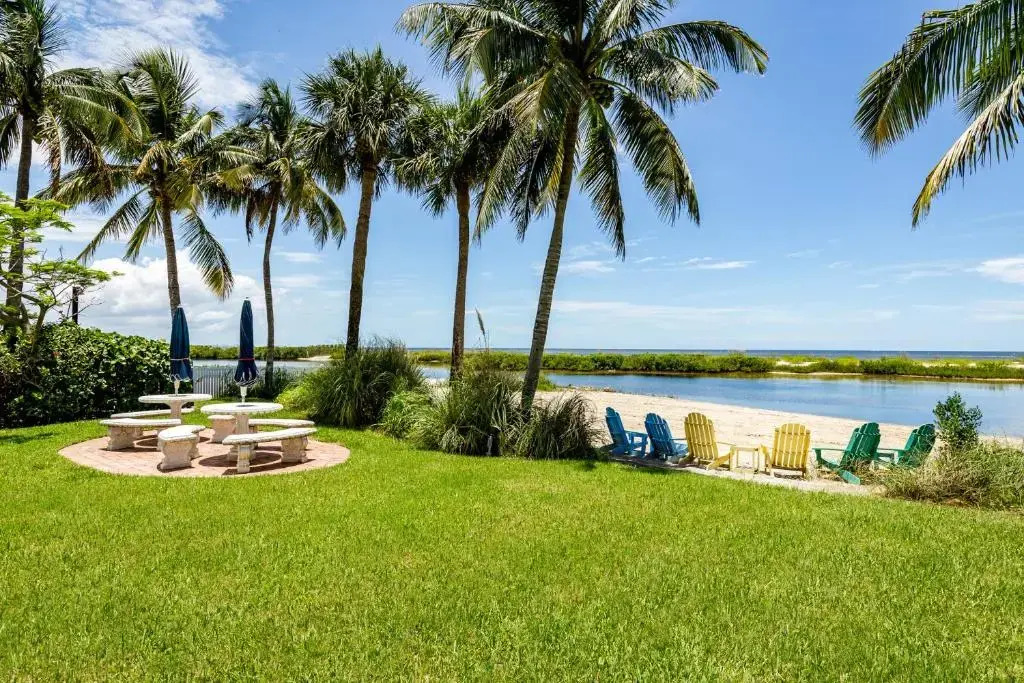 Sun Caper 208, Sleeps 6, Gulf Front, 2 Bedrooms, Elevator, Heated Pool