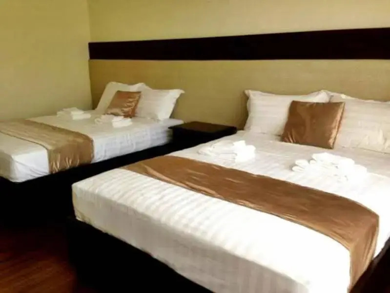 Loizas Suites
