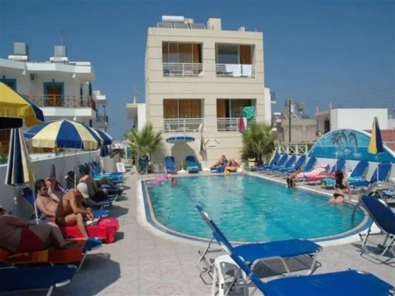 Hotel Eri Studios