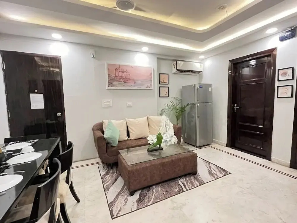 BedChambers Serviced Apartments, Sector 38
