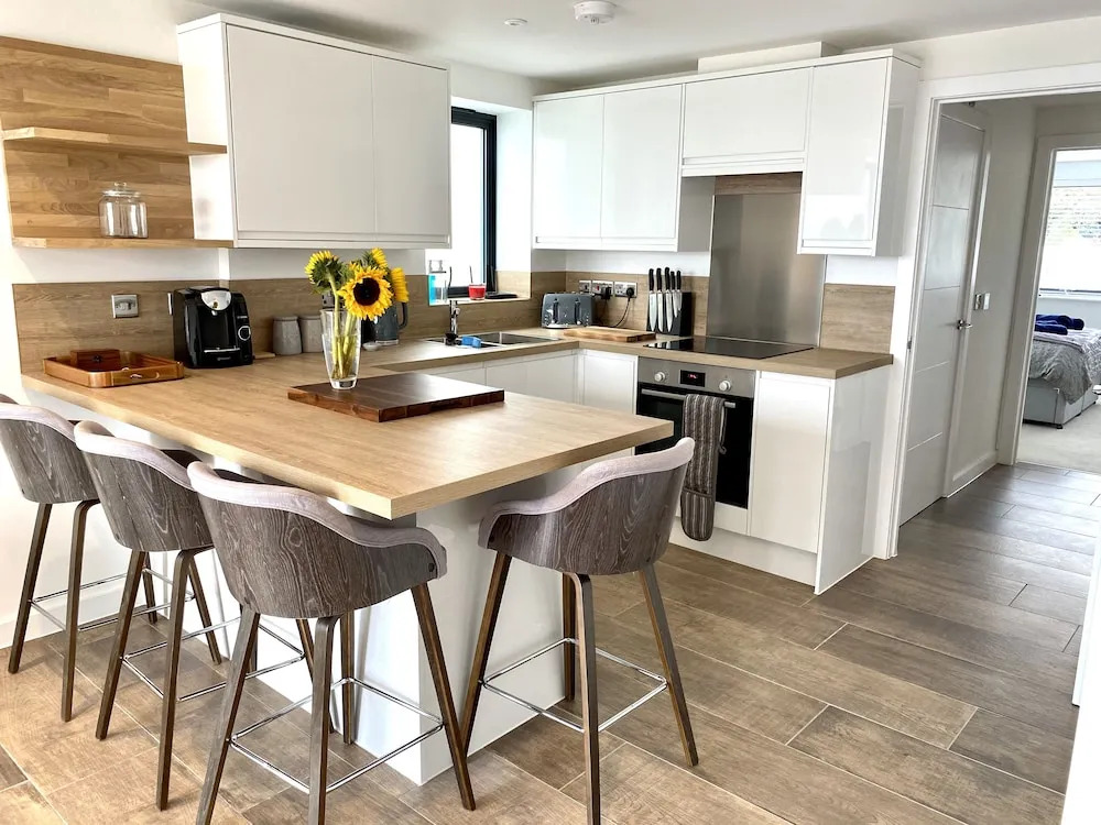 Brand New Beachfront Ground Floor With Garden 2 Bed Apartment 6 Guests