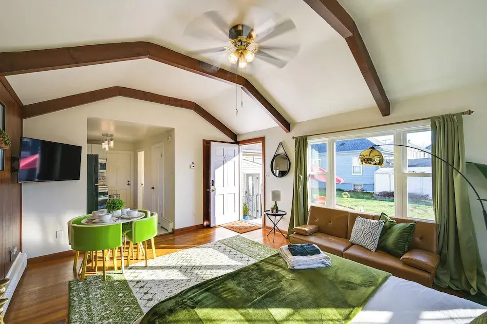 1 Mi to Downtown Salem: Studio w/ Fire Pit Access