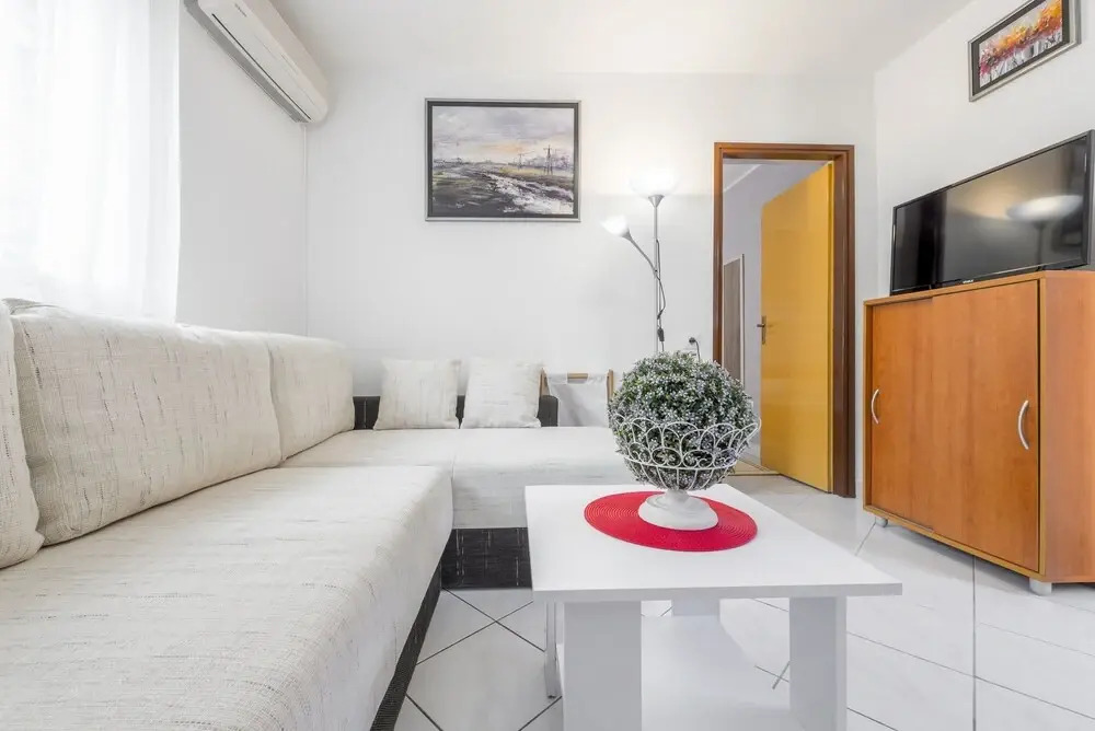 Apartment With one Bedroom in Baška Voda, With Wonderful sea View, Fur