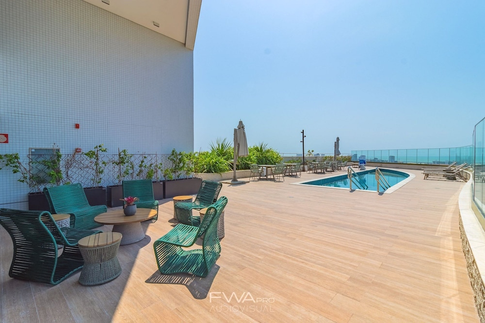 Parque do Cais #1210 - Apt With a View by Carpediem