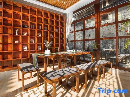 Tengchong Huajian Boutique Stay 360-Degree Skyview Wenquan Chinese Inn