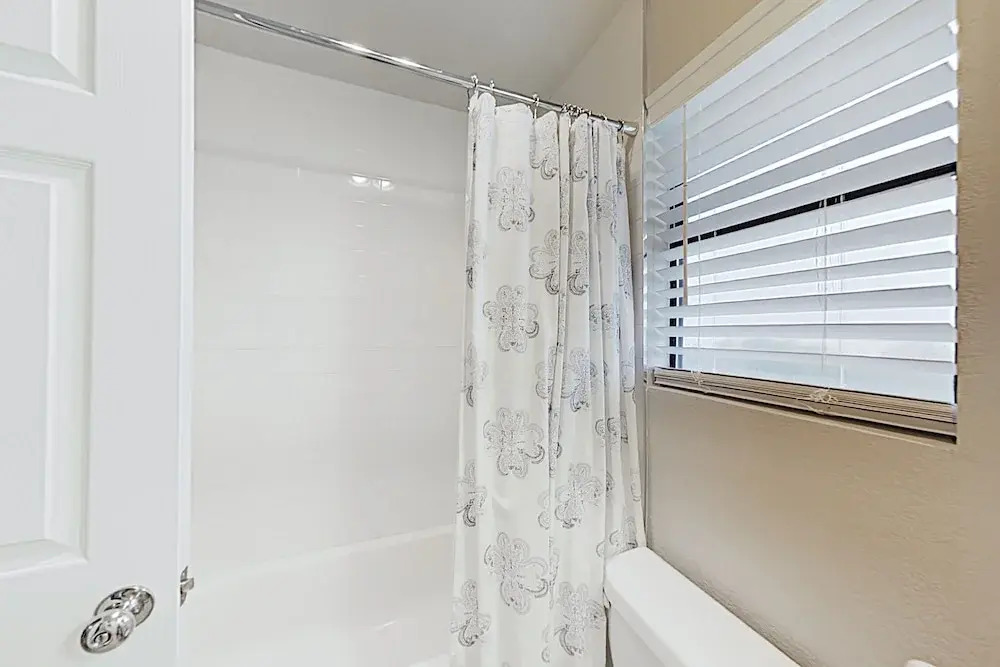 New Listing! Hill Country Getaway W/ Large Balcony 2 Bedroom Apts