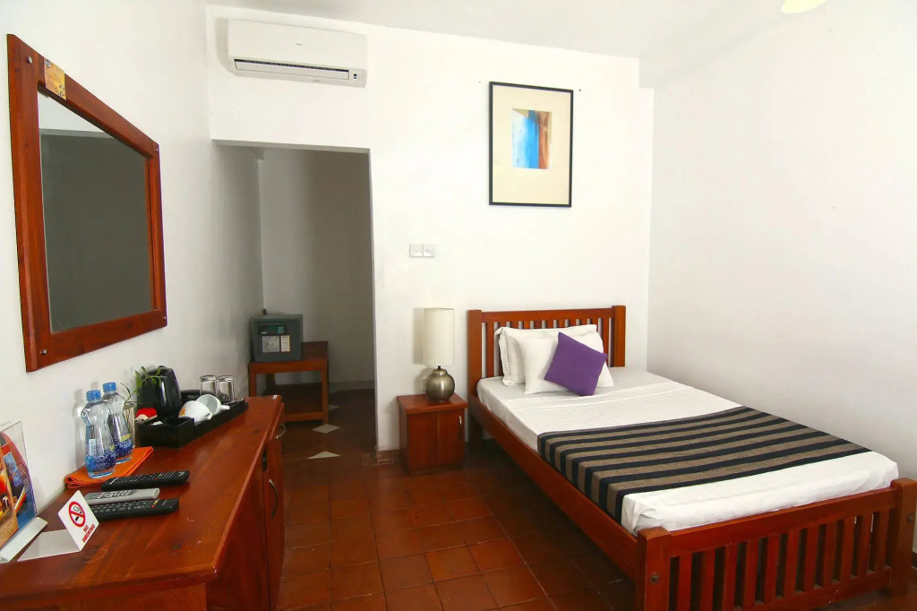 City Hub Hotel